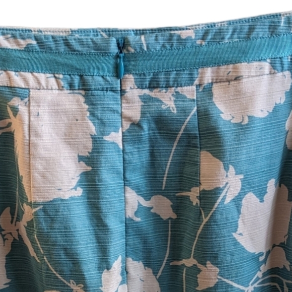 Boden summer skirt size 6.  No material tag.  Fully lined. Pencil skirt in great - Picture 4 of 6